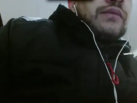 Snapshot of camiloking1720 chatting on February 2, 4:05 am camiloking1720 online show from February 2, 4:05 am