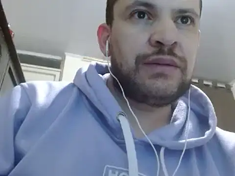 Snapshot of camiloking1720 chatting on February 3, 4:46 am camiloking1720 online show from February 3, 4:46 am