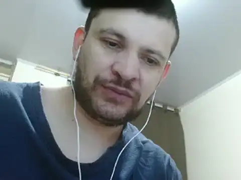 Snapshot of camiloking1720 chatting on February 3, 12:47 pm camiloking1720 online show from February 3, 12:47 pm