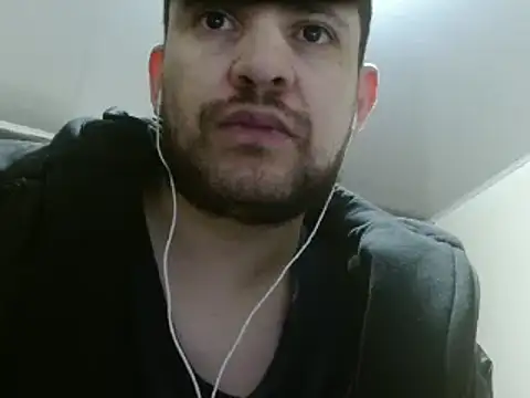 Snapshot of camiloking1720 chatting on February 4, 2:07 am camiloking1720 online show from February 4, 2:07 am