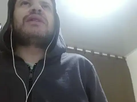 Snapshot of camiloking1720 chatting on February 6, 4:47 pm camiloking1720 online show from February 6, 4:47 pm