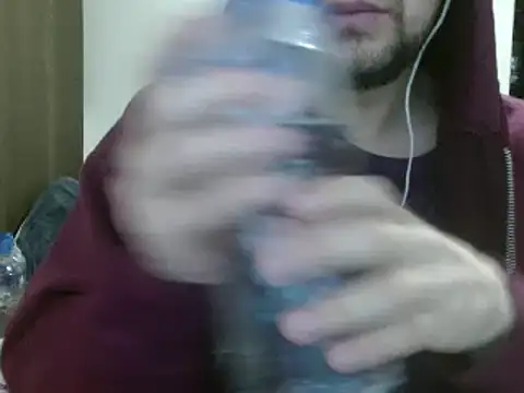 Snapshot of camiloking1720 chatting on February 15, 10:22 am camiloking1720 online show from February 15, 10:22 am