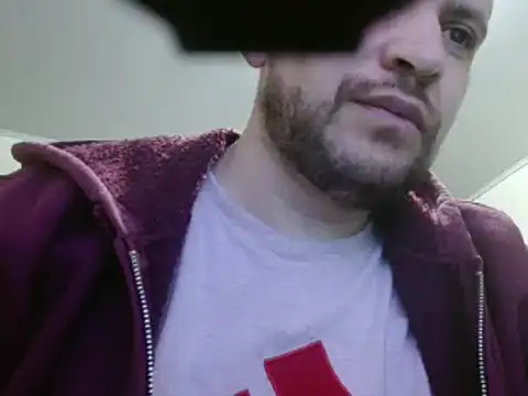 Snapshot of camiloking1720 chatting on February 15, 4:34 pm camiloking1720 online show from February 15, 4:34 pm