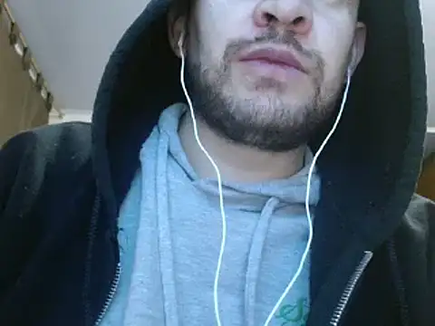 Snapshot of camiloking1720 chatting on February 19, 1:28 pm camiloking1720 online show from February 19, 1:28 pm