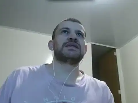 Snapshot of camiloking1720 chatting on February 22, 4:30 pm camiloking1720 online show from February 22, 4:30 pm