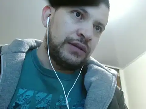 Snapshot of camiloking1720 chatting on February 24, 1:02 am camiloking1720 online show from February 24, 1:02 am