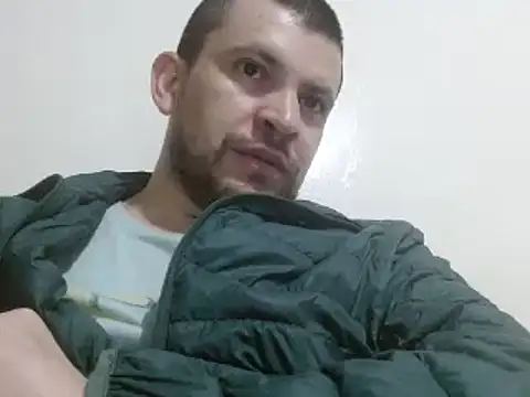 Snapshot of camiloking1720 chatting on February 27, 2:21 am camiloking1720 online show from February 27, 2:21 am