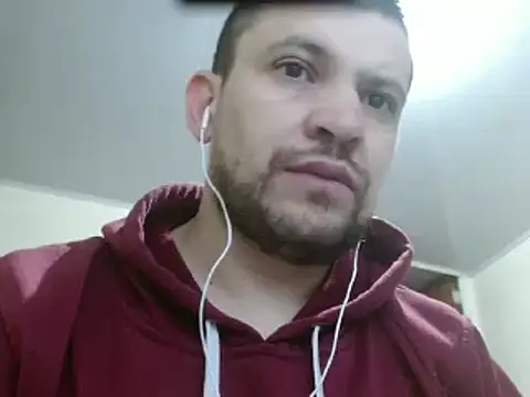 Snapshot of camiloking1720 chatting on February 27, 10:15 am camiloking1720 online show from February 27, 10:15 am