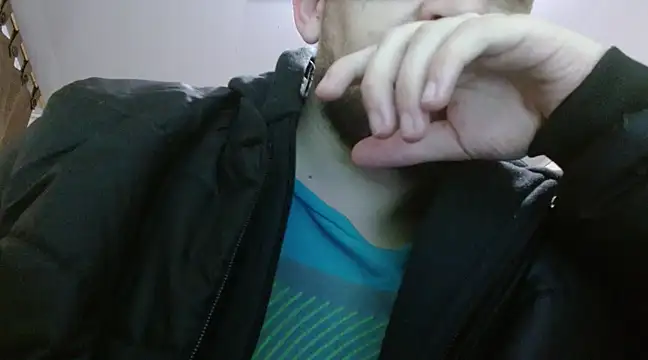 Snapshot of camiloking1720 chatting on March 13, 2:27 am camiloking1720 online show from March 13, 2:27 am