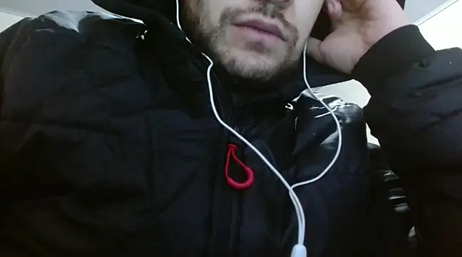 Snapshot of camiloking1720 chatting on March 13, 6:05 am camiloking1720 online show from March 13, 6:05 am