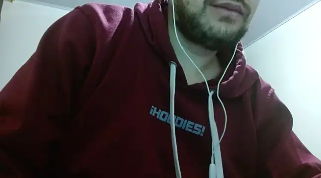 Snapshot of camiloking1720 chatting on March 14, 2:10 am camiloking1720 online show from March 14, 2:10 am