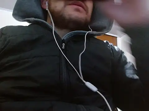 Snapshot of camiloking1720 chatting on September 28, 7:47 am camiloking1720 online show from September 28, 7:47 am