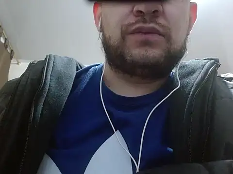 Snapshot of camiloking1720 chatting on October 1, 10:05 pm camiloking1720 online show from October 1, 10:05 pm