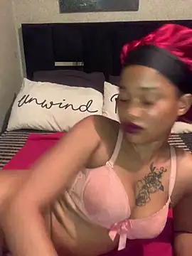 Snapshot of cardibabe chatting on December 30, 8:47 pm cardibabe online show from December 30, 8:47 pm