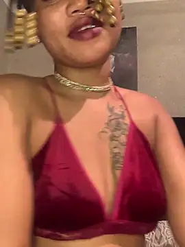 Snapshot of cardibabe chatting on February 6, 12:43 am cardibabe online show from February 6, 12:43 am