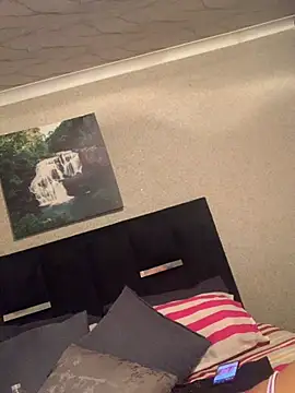 Snapshot of cardibabe chatting on March 12, 9:24 pm cardibabe online show from March 12, 9:24 pm