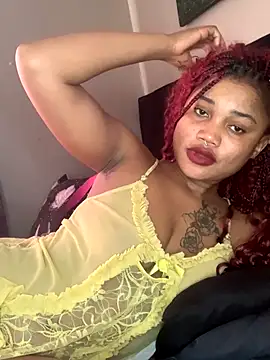 Snapshot of cardibabe chatting on October 25, 1:29 pm cardibabe online show from October 25, 1:29 pm