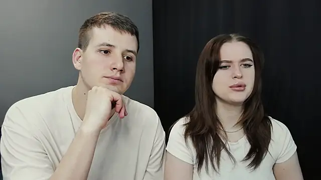 Snapshot of Pinku_kitsune chatting on February 18, 11:41 pm Pinku kitsune online show from February 18, 11:41 pm