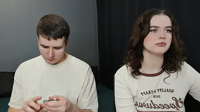 Snapshot of Pinku_kitsune chatting on February 23, 2:40 am Pinku kitsune online show from February 23, 2:40 am