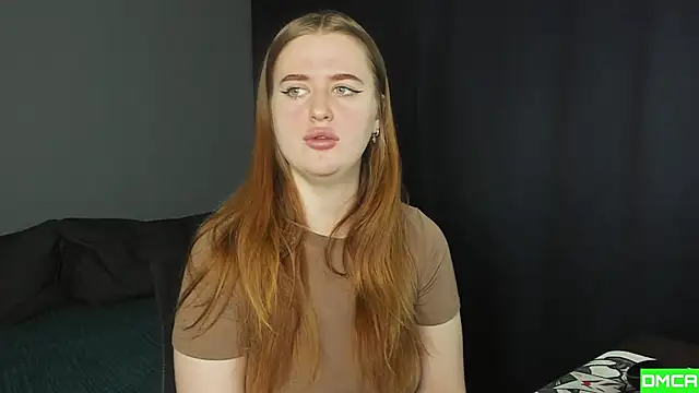 Snapshot of Pinku_kitsune chatting on November 17, 9:37 am Pinku kitsune online show from November 17, 9:37 am