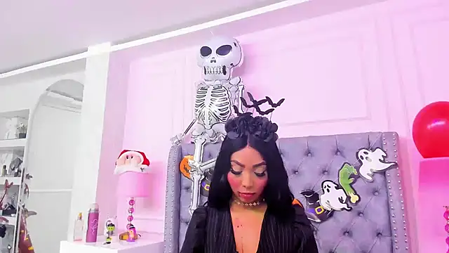 HaileeRoberts online show from October 31, 12:39 pm