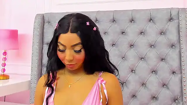 HaileeRoberts online show from November 6, 12:28 pm