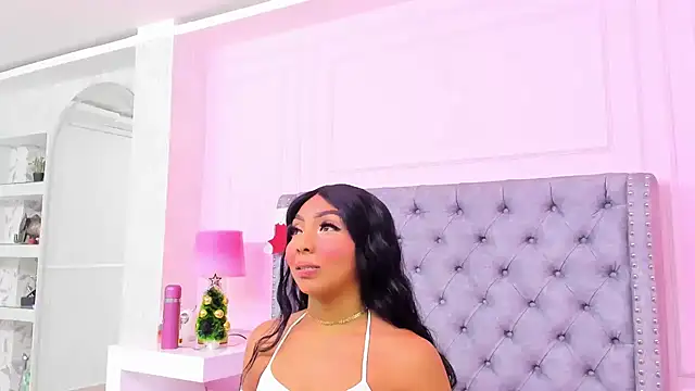 HaileeRoberts online show from November 18, 12:20 pm