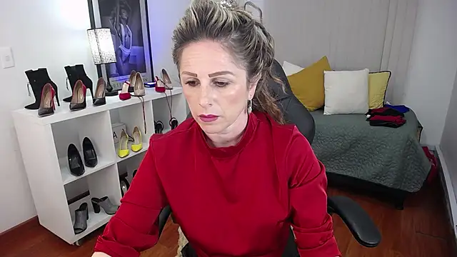 Snapshot of Victoria_collins_1 chatting on January 8, 12:37 pm Victoria collins 1 online show from January 8, 12:37 pm