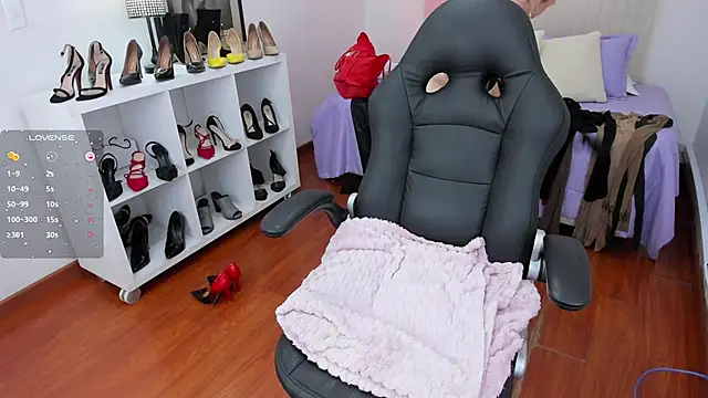 Snapshot of Victoria_collins_1 chatting on January 29, 5:56 pm Victoria collins 1 online show from January 29, 5:56 pm