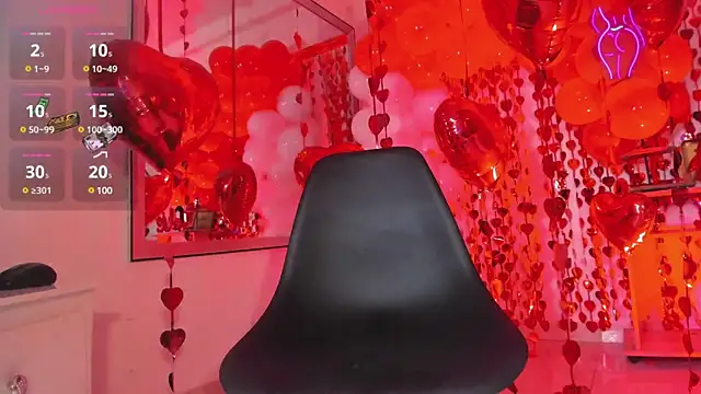 Lia johnsonn online show from February 12, 11:18 am