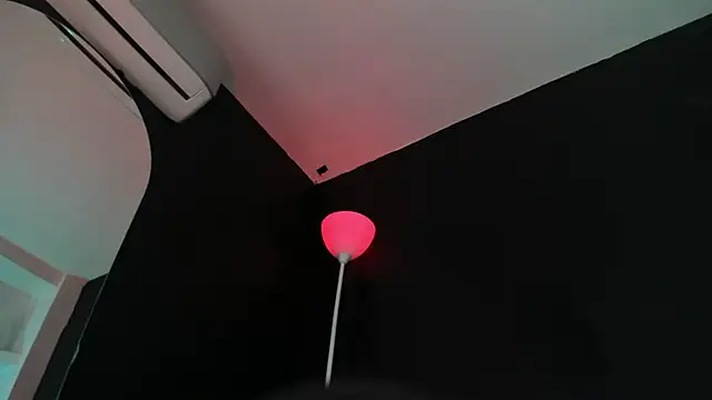 Snapshot of ALICEPOIXXXON chatting on December 27, 6:35 am ALICEPOIXXXON online show from December 27, 6:35 am