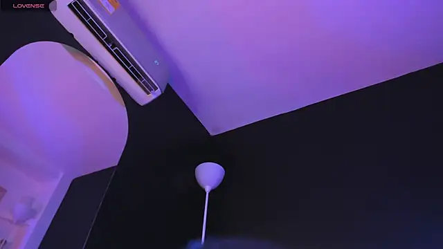 Snapshot of ALICEPOIXXXON chatting on February 9, 5:19 am ALICEPOIXXXON online show from February 9, 5:19 am