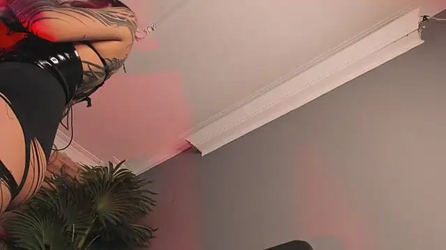 Snapshot of ALICEPOIXXXON chatting on September 28, 11:54 pm ALICEPOIXXXON online show from September 28, 11:54 pm