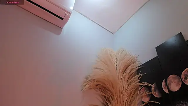 Snapshot of ALICEPOIXXXON chatting on December 5, 3:26 am ALICEPOIXXXON online show from December 5, 3:26 am