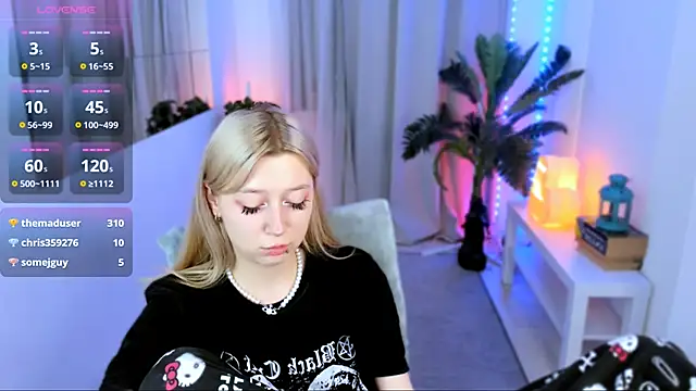 SaintGirl online show from February 8, 6:44 pm