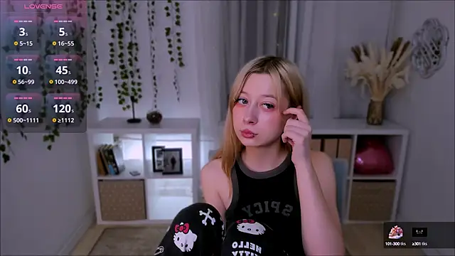 SaintGirl online show from February 21, 1:44 pm