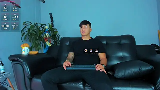 Snapshot of Cristopher_strong chatting on October 26, 11:16 am Cristopher strong online show from October 26, 11:16 am