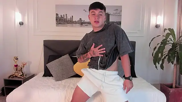 Cristopher strong online show from May 1, 1:26 pm