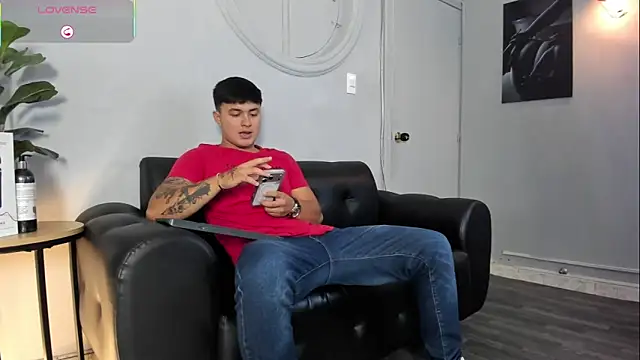 Cristopher strong online show from June 3, 2:33 pm