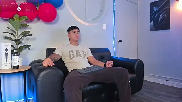 Cristopher strong online show from June 10, 12:15 pm
