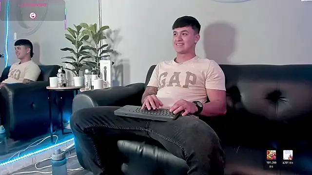 Snapshot of Cristopher_strong chatting on July 27, 2:02 pm Cristopher strong online show from July 27, 2:02 pm