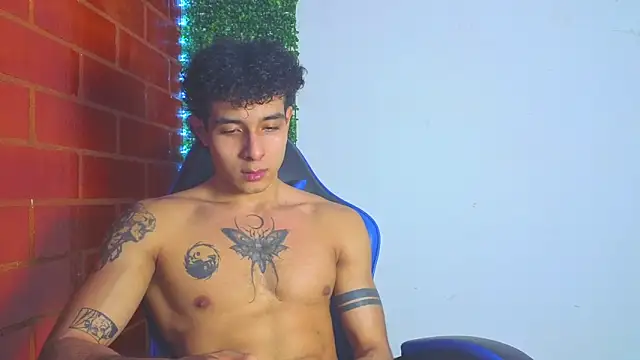 Demitryo online show from February 19, 6:42 am