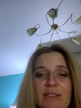 Snapshot of AlisonXCristal chatting on March 12, 8:04 pm AlisonXCristal online show from March 12, 8:04 pm