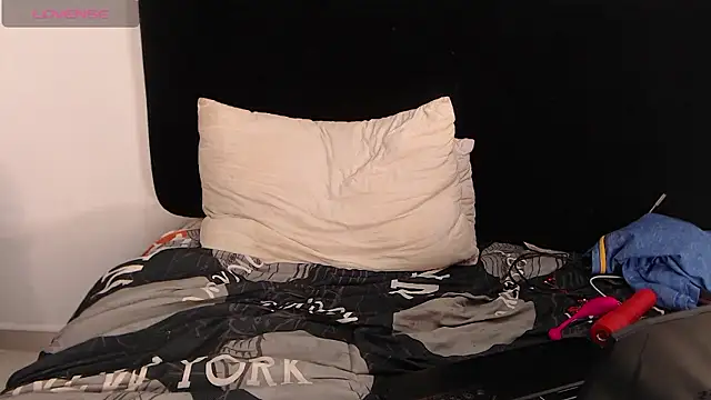 Snapshot of lolaa_staars chatting on December 1, 4:29 pm lolaa staars online show from December 1, 4:29 pm