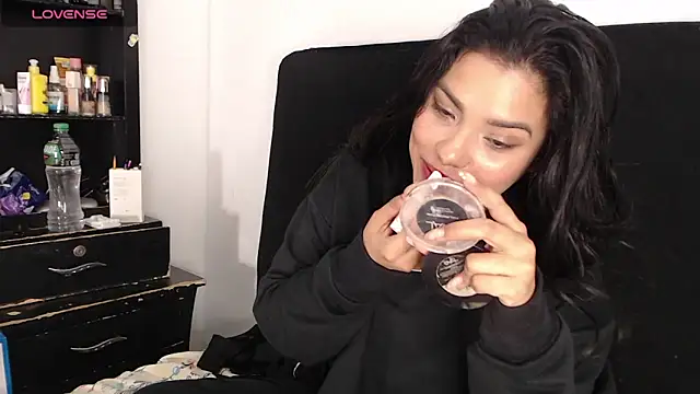 Snapshot of lolaa_staars chatting on January 10, 2:57 am lolaa staars online show from January 10, 2:57 am