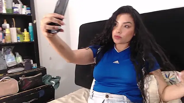 Snapshot of lolaa_staars chatting on February 8, 2:26 am lolaa staars online show from February 8, 2:26 am