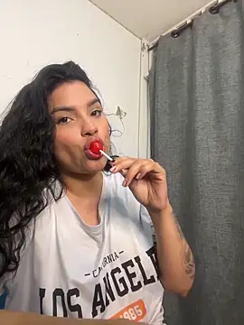 Snapshot of lolaa_staars chatting on October 15, 5:29 am lolaa staars online show from October 15, 5:29 am