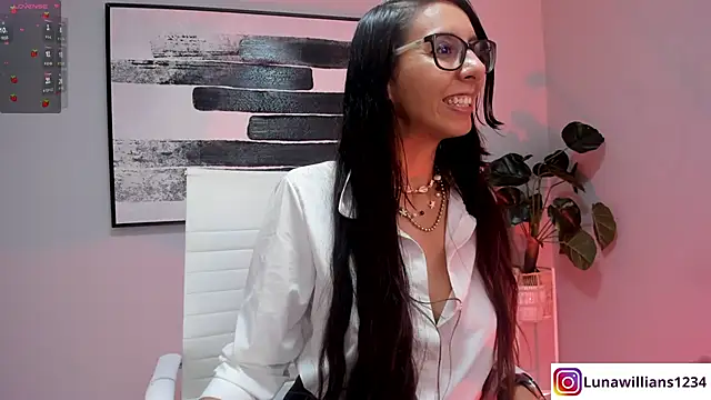 Snapshot of luna_willians chatting on March 13, 6:23 pm luna willians online show from March 13, 6:23 pm