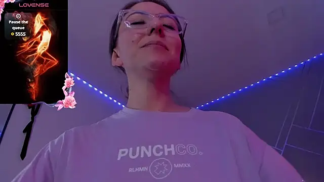 Ich Bin Julia online show from January 2, 4:02 pm