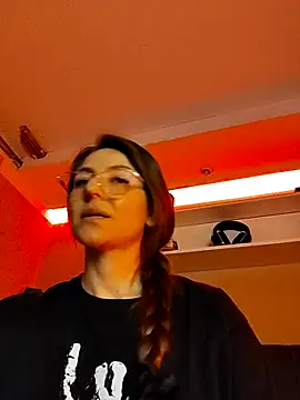 Ich Bin Julia online show from December 1, 10:42 am